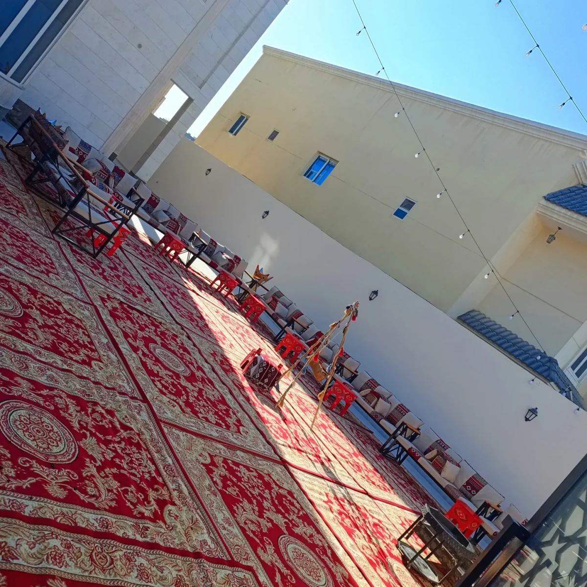 صبابين قهوة عزاء ضيافة منظَّمة تواسي أهل الفقيد وتكرم المعزّين