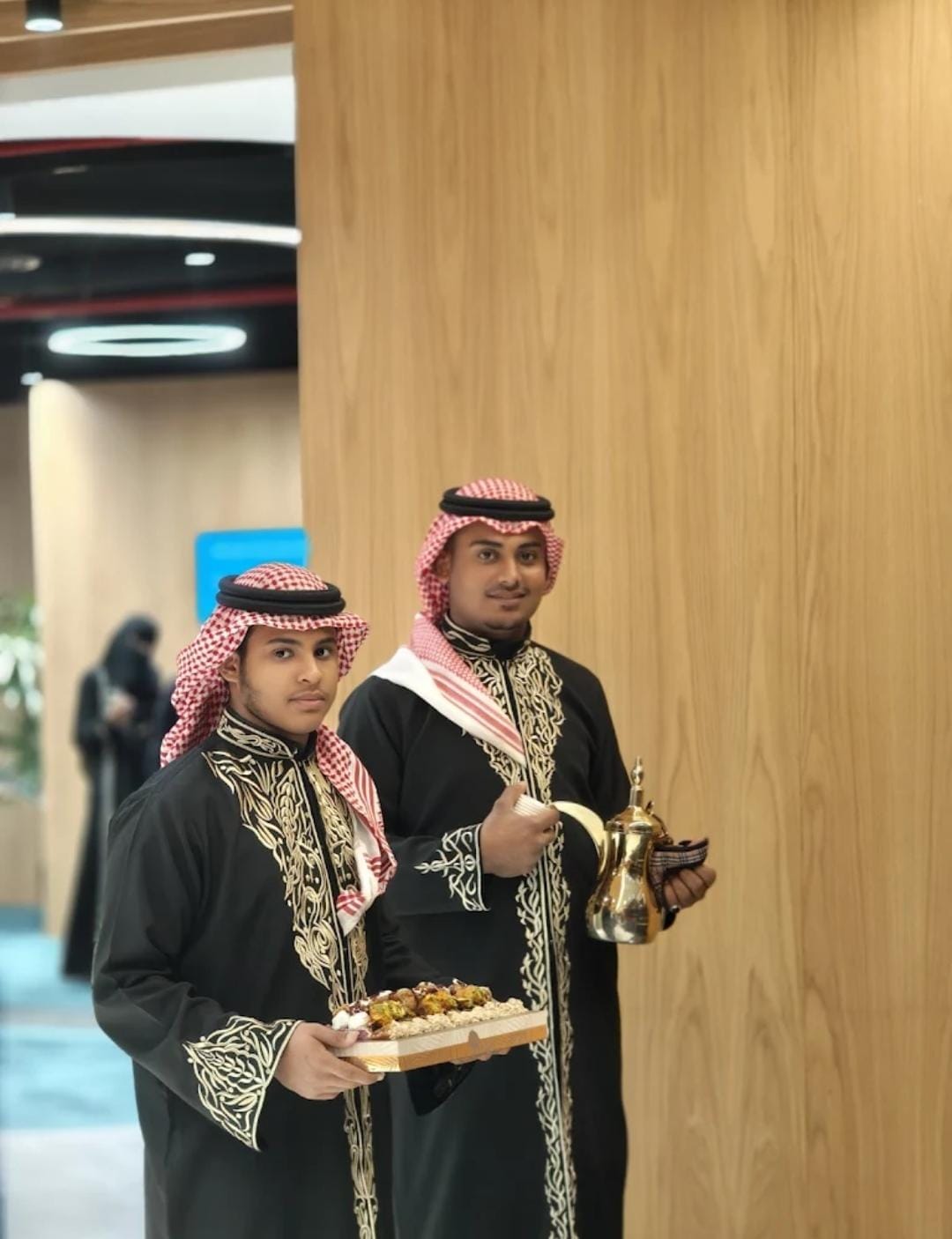 قهوجيين وصبابين الرياض.. لمسة الضيافة الرفيعة في قلب العاصمة